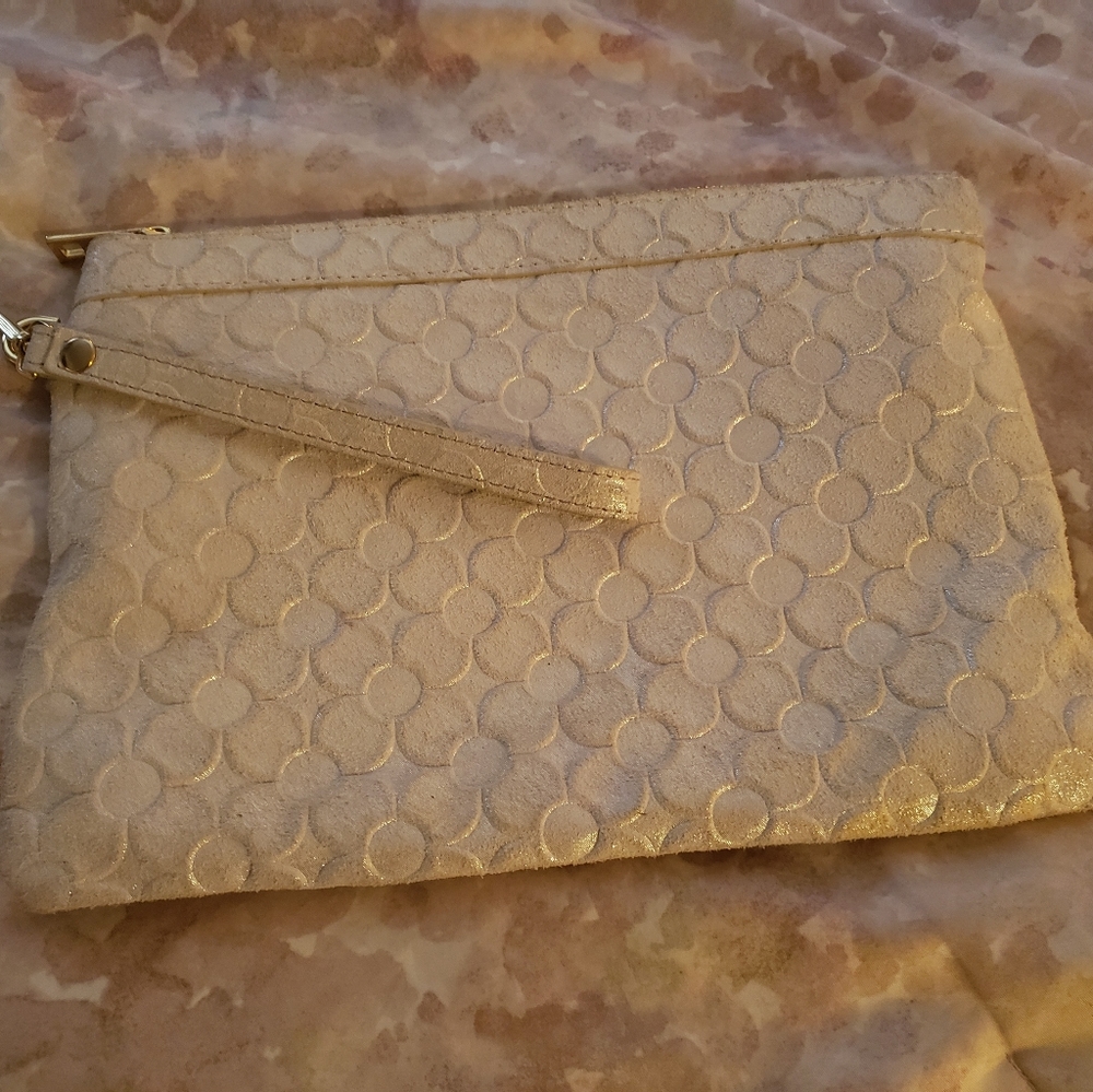 Laura  DiMaggio wristlet